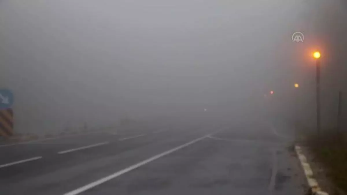 Bolu Dağı'nda sağanak ve yoğun sis ulaşımı etkiliyor