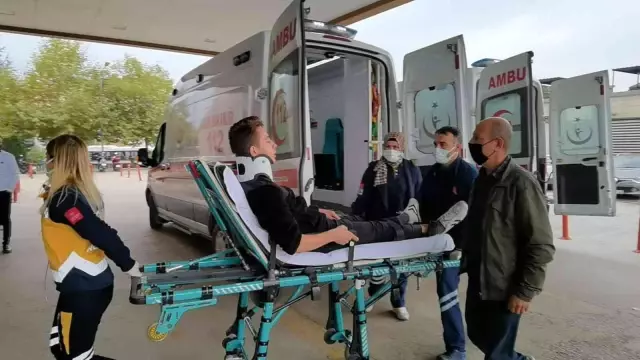 Kahreden tesadüf! Olay yerinden geçen baba, yaralı oğlunu görünce gözyaşlarına boğuldu