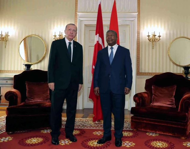 Cumhurbaşkanı Erdoğan, Angola'da resmi merasim ile karşılandı