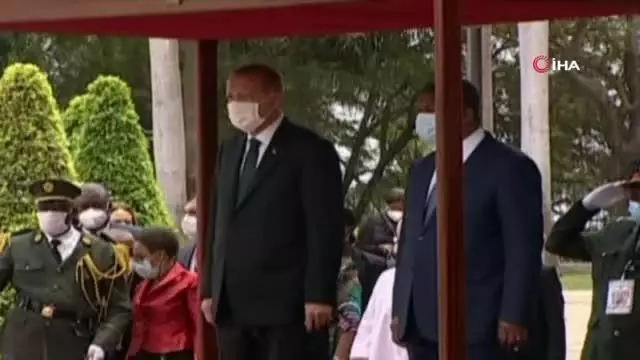 Cumhurbaşkanı Erdoğan, Angola'da resmi merasim ile karşılandı