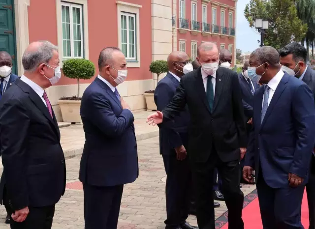 Cumhurbaşkanı Erdoğan, Angola'da resmi merasim ile karşılandı