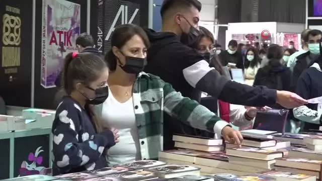 Denizli kitaba doydu: Büyükşehir Kitap Fuarı'na rekor katılım