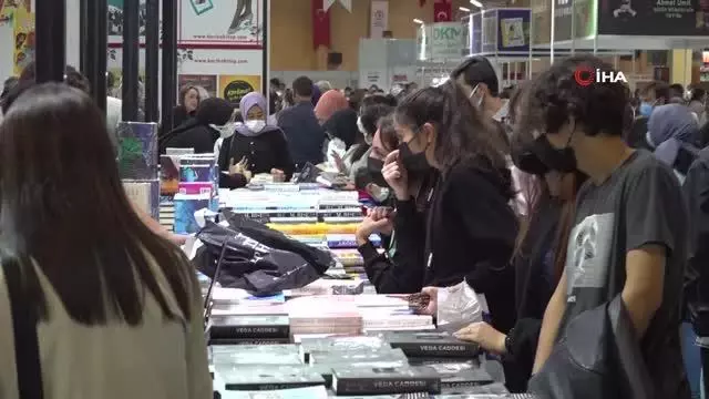 Denizli kitaba doydu: Büyükşehir Kitap Fuarı'na rekor katılım