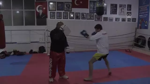 Dünya ikincisi milli sporcu, gözünü Kick Boks Avrupa Şampiyonası'na dikti