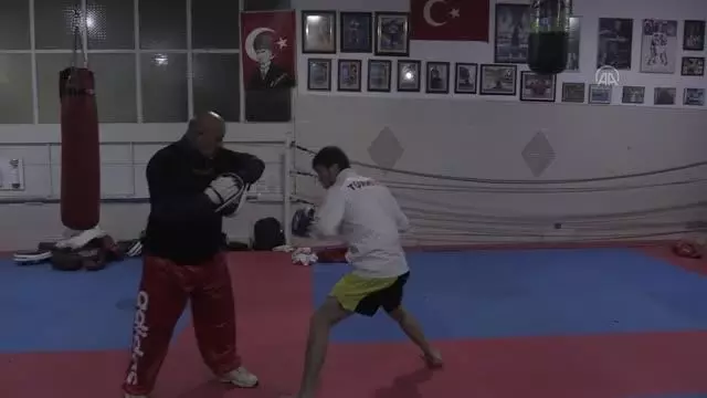Dünya ikincisi milli sporcu, gözünü Kick Boks Avrupa Şampiyonası'na dikti