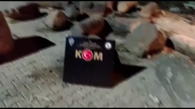 Farklı dönemlere ait sütun parçaları ve mezar taşları ele geçirildi