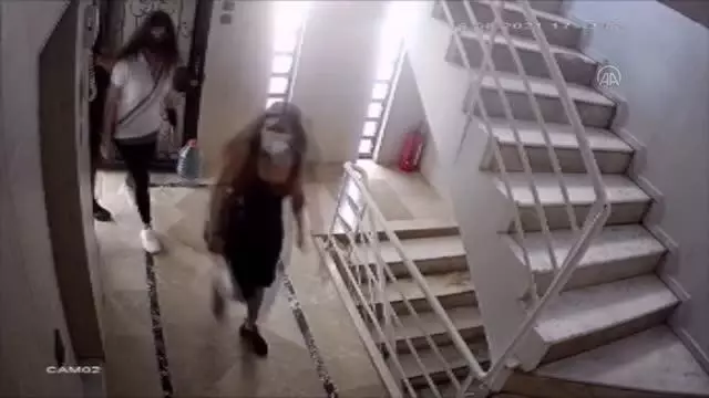 Hırsızlık yaptıkları iddiasıyla yakalanan 2 kız kardeşten biri tutuklandı