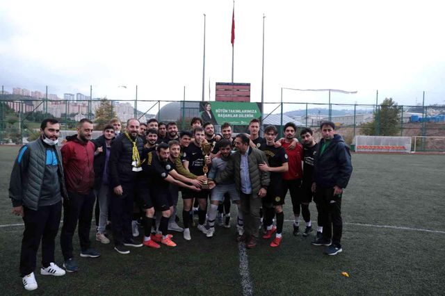 izmit belediyesi baskanlik kupasi nda sampiyo 2 14468657 o