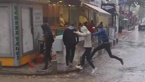 İzmit'te sağanak