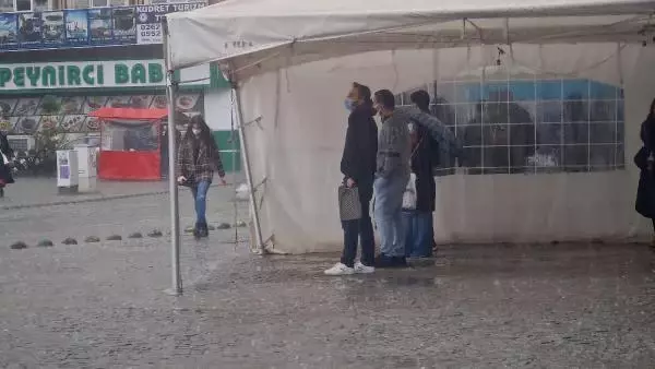 İzmit'te sağanak