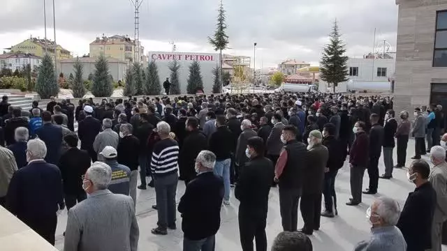 Son dakika haberleri! Kazada ölen öğretmenin cenazesi defnedildi