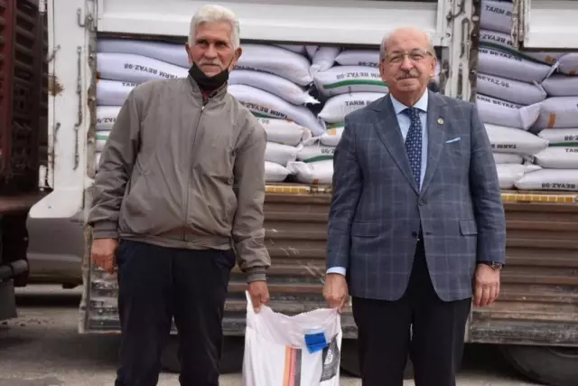 Malkara'da üreticilere yem bitkisi tohumu dağıtıldı