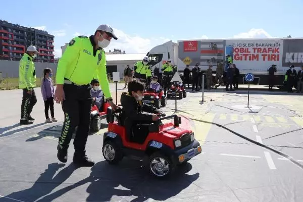 Mobil Trafik Eğitim TIR'ı Van'da