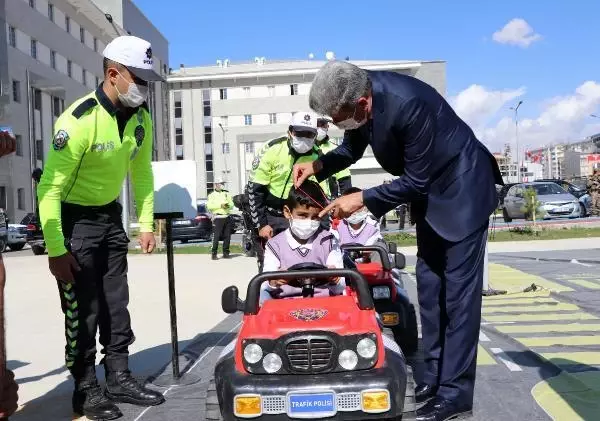Mobil Trafik Eğitim TIR'ı Van'da