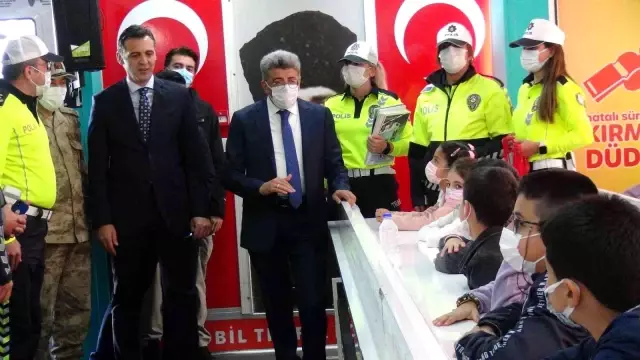 Mobil trafik eğitim tırı Van'da