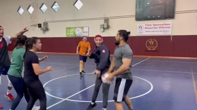 Olimpiyat şampiyonu boksör Busenaz Sürmeneli: Zirveyi korumak istiyorum