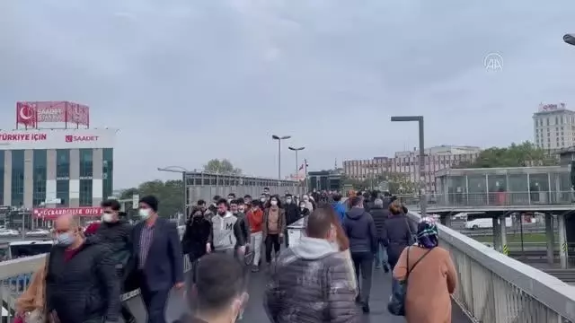 İstanbul haftaya trafik yoğunluğuyla başladı