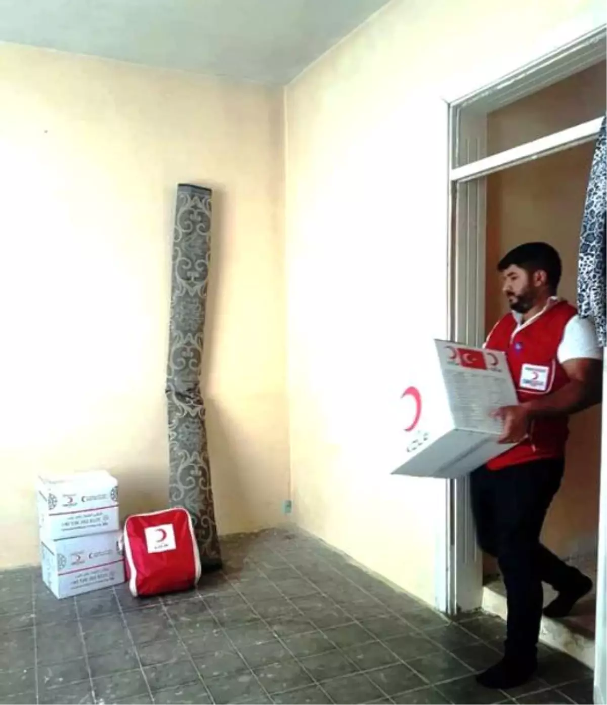 Türk Kızılay vatandaşların yanında olmaya devam ediyor