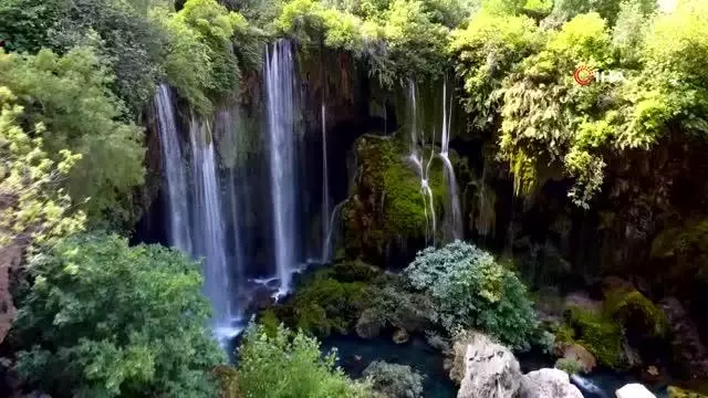 Yasak kaldırıldı, 1 buçuk ayda 15 bin kişi ziyaret etti... Doğa harikası tabiat anıtı şelaleyi, en çok Ruslar ziyaret ediyor