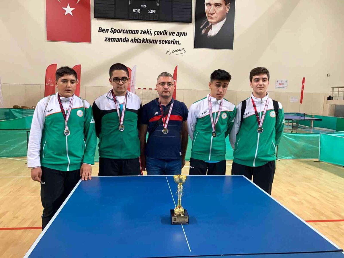 Yeşilyurt Belediyespor bölge ikincisi oldu