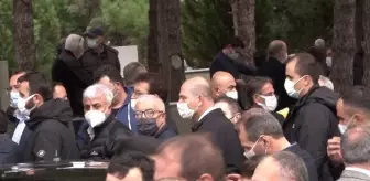 Yaşar Güler: Baykar Yönetim Kurulu Başkanı Özdemir Bayraktar, son yolculuğuna uğurlanıyor Yaşar Güler: Baykar Yönetim Kurulu Başkanı Özdemir Bayraktar, son yolculuğuna uğurlanıyor