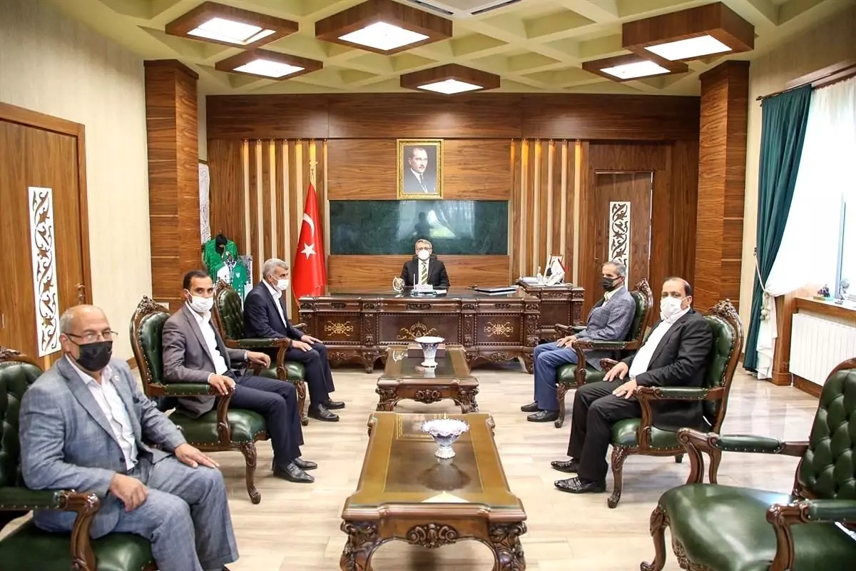 Vali Ekinci'ye '19 Ekim Muhtarlar Günü' Ziyareti