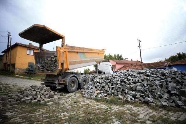 Her şeyi devletten beklemeyen muhtar, köyüne 3 milyon liralık hizmet kazandırdı
