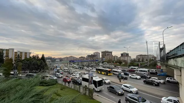 Trafik yoğunluğu yaşanıyor