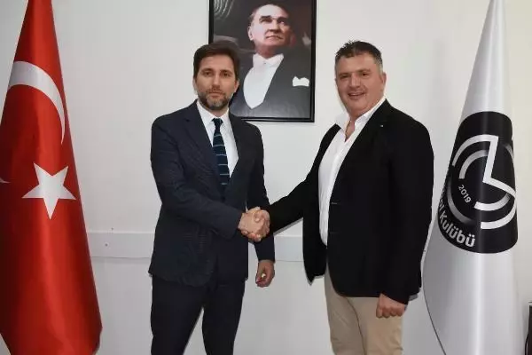 Manisa FK'da Turgay Altay imzaladı