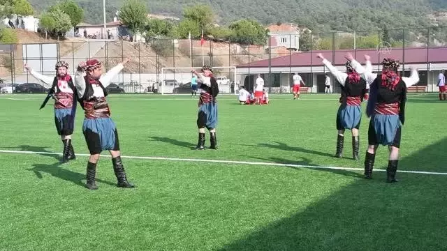 Muhtarlar Günü dolayısıyla futbol maçı düzenlendi