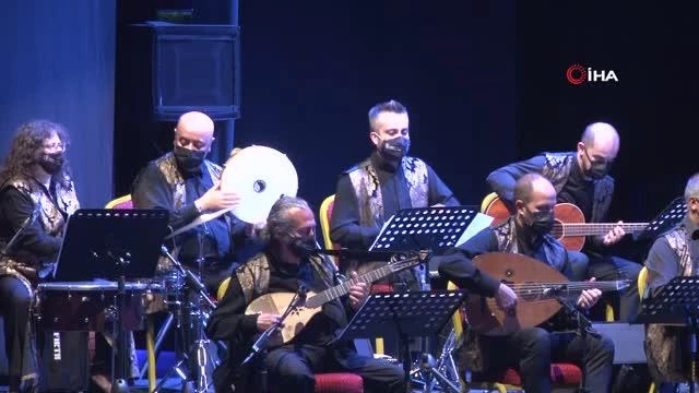 Türk Dünyası Müzikleri ve Halk Dansları Topluluğu Ankara'da sahne aldı