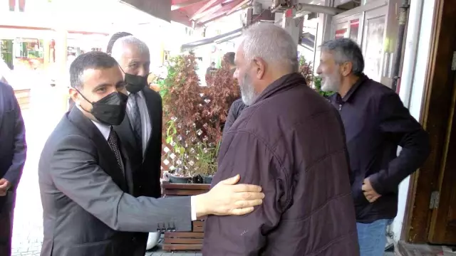 Valisi Atay, alışveriş yaparak pazar fiyatlarını inceledi
