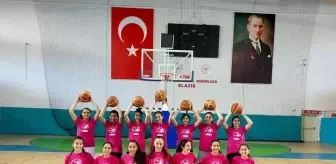 Basketbolcu: 'Yarını Kodlayanlar'dan basketbolda 'Ben varım' diyen kız çocuklarına destek Basketbolcu: 'Yarını Kodlayanlar'dan basketbolda 'Ben varım' diyen kız çocuklarına destek
