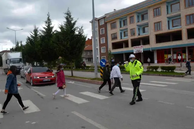 Yaya önceliği, 'Uygulamalı' olarak gerçekleştirildi
