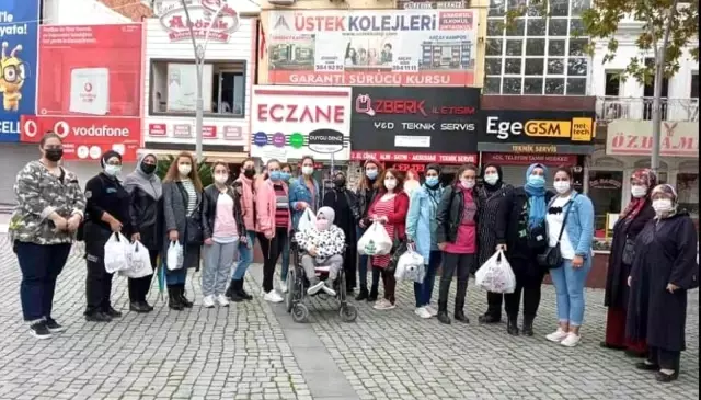 'Çalınmadık kapı, sıkılmadık el bırakmayacağız' diyen AK Parti Edremit İlçe Lideri Umutlu, teşkilat yöneticilerinin her gün alanda olduğunu söyledi