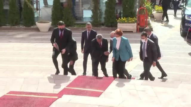 CHP Genel Lideri Kılıçdaroğlu, YETERLİ Parti Genel Lideri Akşener'i kabul etti