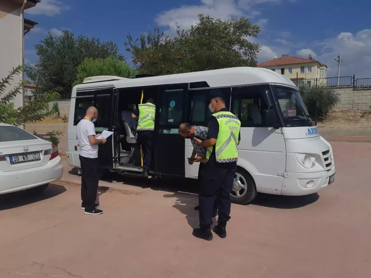 Son dakika haber! Denizli'de jandarmanın okul servisleri denetimi sürüyor