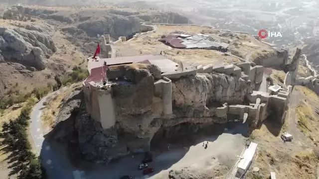 Harput Kalesinde zindan, kürsübaşı ve kutsal alan ziyarete açıldı