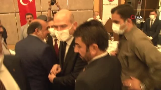 İçişleri Bakanı Soylu, Diyarbakır'da muhtarlarla bir ortaya geldi