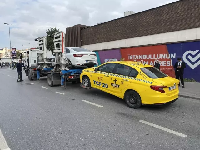 İstanbul'da yolcu seçen taksi sürücüsü: Taksim Meydan'da 50 Euro'ya yolcu taşıyorlar
