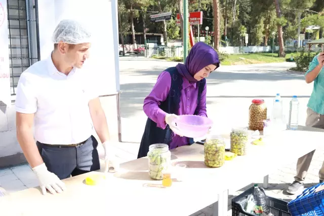 Osmaniye'de kadınlara zeytin ve turşu yapımı konusunda eğitim verildi