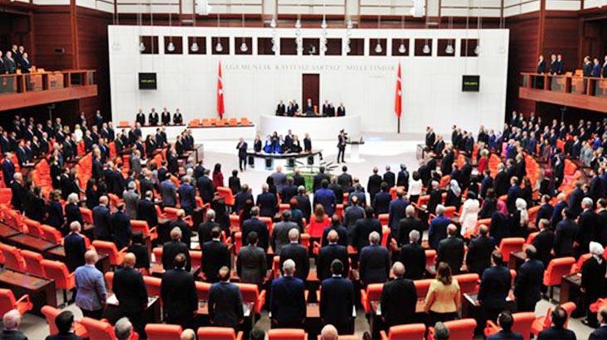 Irak ve Suriye'ye sınır ötesi operasyon tezkeresi, TBMM Başkanlığına sunuldu
