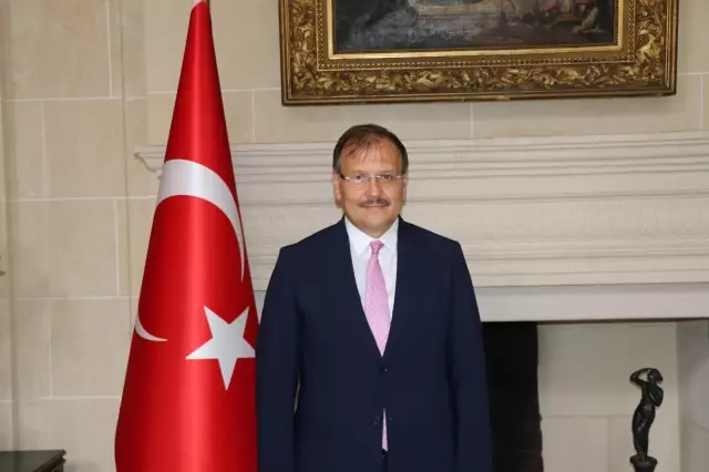 TBMM İnsan Haklarını İnceleme Komisyonu Başkanı Çavuşoğlu, Paris'te temaslarda bulundu (2)
