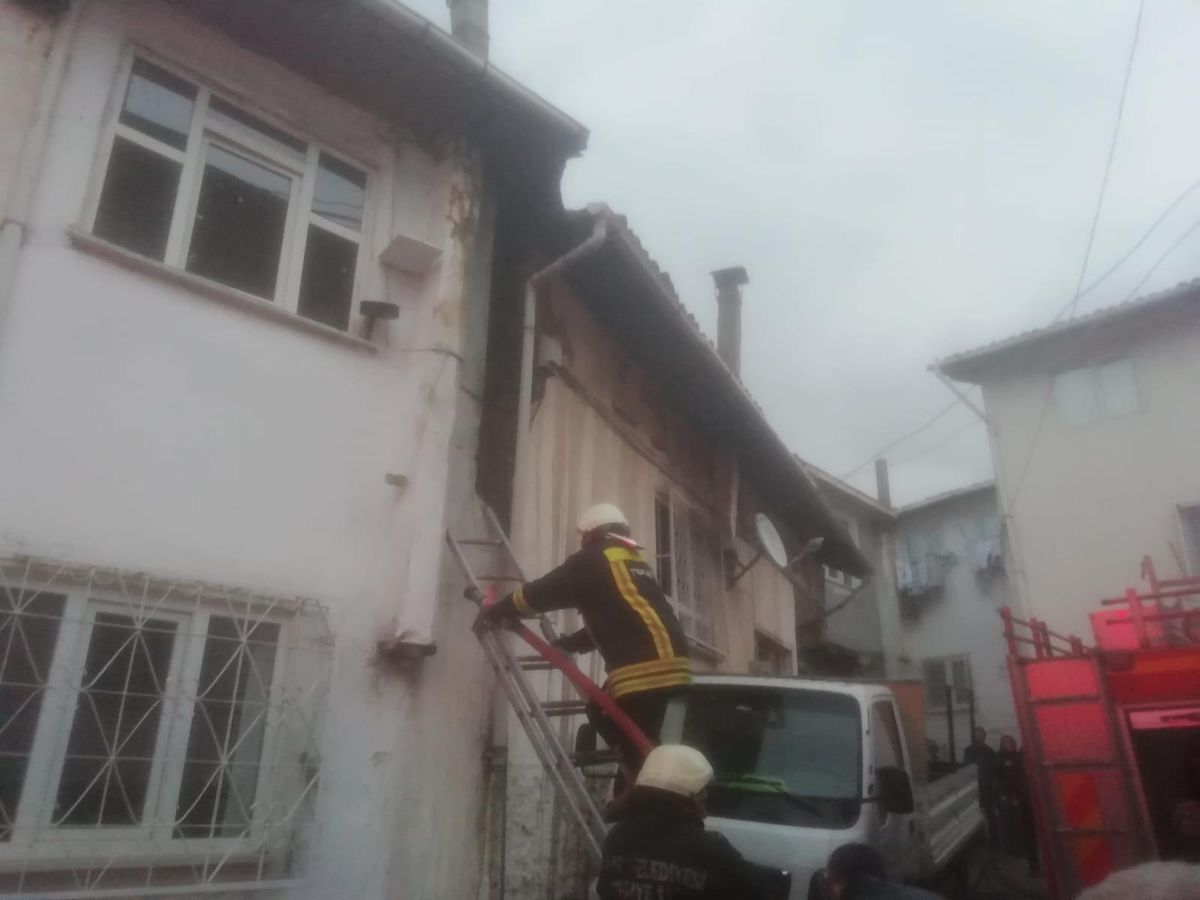 Tokat'ta tek katlı ahşap evde çıkan yangında yaralanan küçük çocuk tedavi gördüğü hastanede öldü