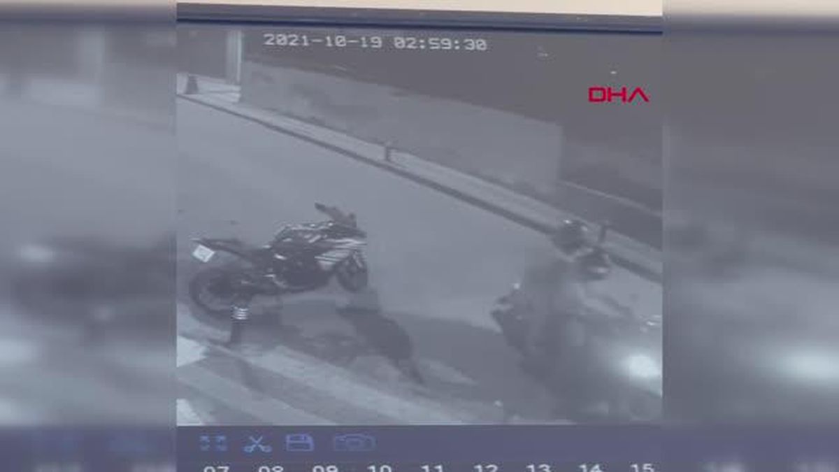 Üsküdar'da motosiklet hırsızlığı güvenlik kamerasında