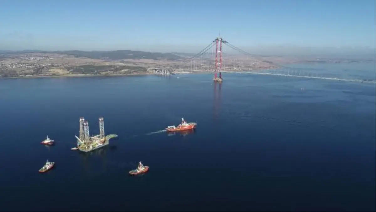 124 metrelik platform, 67 metreye indirilerek Çanakkale Köprüsü'nün altından geçirildi