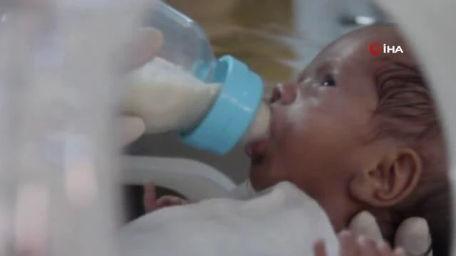 Anne sütü bebekte aşı tesiri oluşturuyor