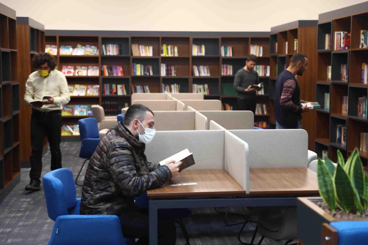 BAĞCILAR BELEDİYESİ İÇİNDE SIRADIŞI BİR KÜTÜPHANE