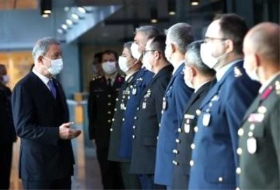 Son dakika haberleri: Bakan Akar, NATO Karargahında NATO Daimi Temsilciliğini ve Türk Askeri Temsilciliğini ziyaret etti