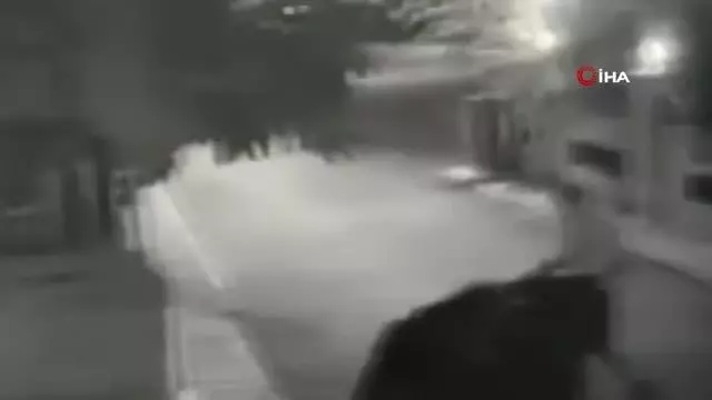 Camiden çamaşır makinesi çalan iki şüpheli yakalandı